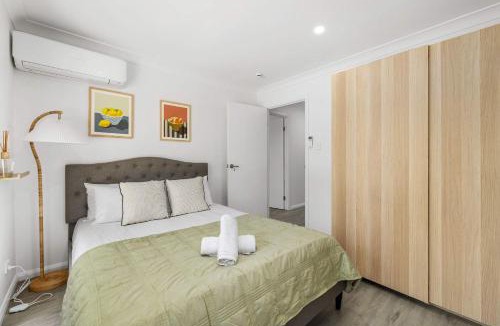 Helensvale House | New 2BR GrannyFlat Near Movie World Wet'Wild Pool