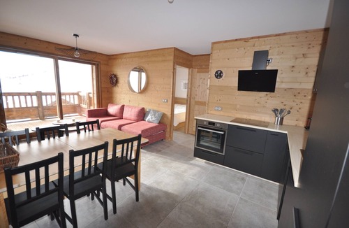 La Toussuire Apartment | New and warm apartment with panoramic view, direct access to the slopes