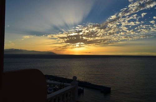 Los Gigantes Apartment | New apartment, idyllic surroundings .Wi-Fi Unforgettable vacations!