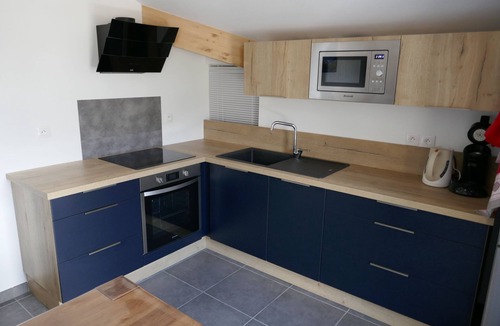 Thones Apartment | New apartment in quiet residence between lake and mountains