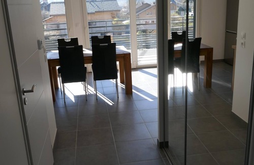 Thones Apartment | New apartment in quiet residence between lake and mountains