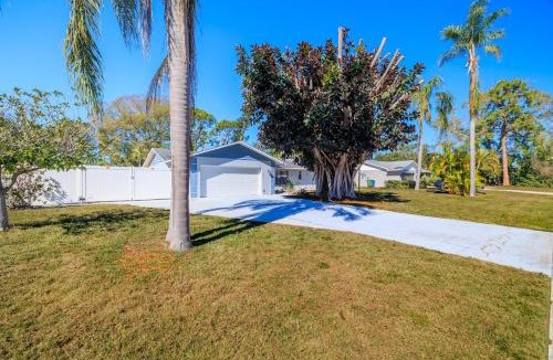 Bradenton House | New! Bradenton, Pool, Pickleball, Game Room, Minigolf, Firepit