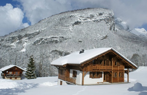 Sixt-Fer-a-Cheval Ski Chalet | New chalet comfortable for 8-12 people
