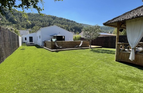 Sollies Pont Villa | New comfortable 3 bedroom villa with swimming pool in Sollies pont 15kms from the beaches