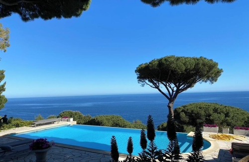 Ramatuelle House | New! Exceptional villa with ocean views, private beach access, and an infinity pool!