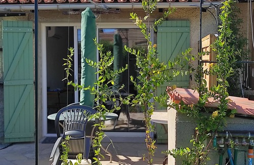 Saint-Martin-de-Crau Apartment | New independent studio