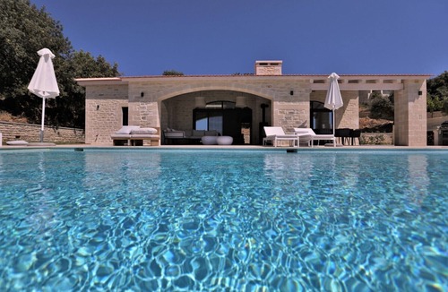 Atsipópoulon Villa | new natural stone villa with large pool and great sea views