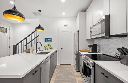 East Ybor House | New Pristine & Convenient in Tampa's Historic Ybor