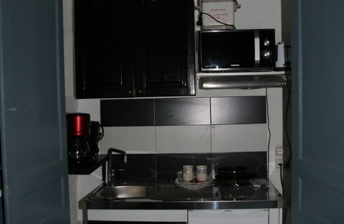 Bourg-Saint-Andeol Apartment | New stopover gîte in southern Ardèche in a character village