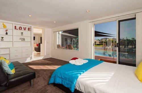Mermaid Waters House | New to market - Wonderland Waterfront - centrally located home in wide water