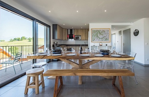 Albiez-le-Vieux Apartment | New Triplex | 4 BR | Near Slopes | Balcony & View