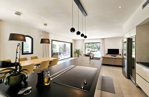 Entrecasteaux Villa | New villa, located in a peaceful area, heated pool and jacuzzi.nnnnnnn