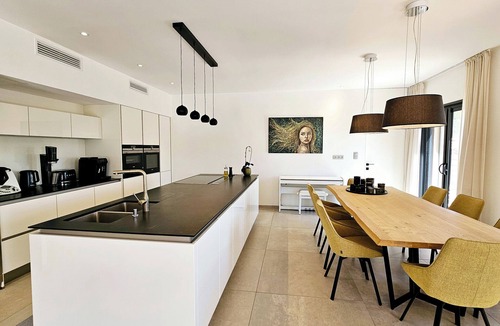 Entrecasteaux Villa | New villa, located in a peaceful area, heated pool and jacuzzi.nnnnnnn