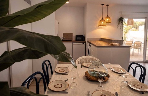 Pont-Saint-Esprit House | New villa with A/C, heated pool & private garden near Pont-Saint-Esprit