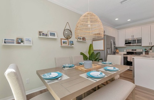 Courier City - Oscawana House | Newly renovated 3-bedroom townhome in the heart of SoHo with beachy vibes