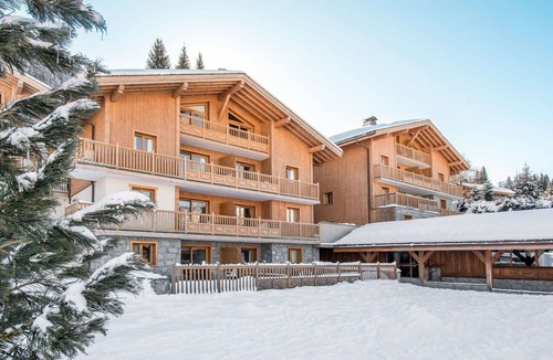 Les Carroz-d'Araches Apartment | Nice apartment for 6 guests with WIFI, hot tub, pool, TV, terrace, pets allowed and parking