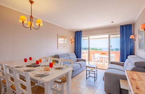 Les Issambres Apartment | Nice apartment for 6 guests with pool, A/C, WIFI, TV, terrace and pets allowed