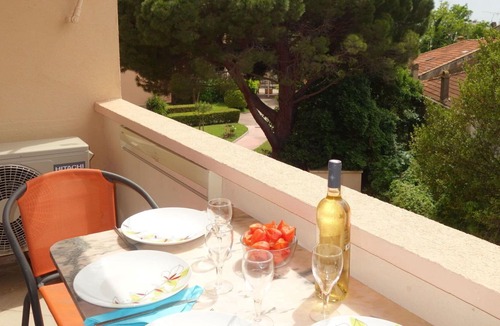 Les Lecques Apartment | Nice apartment for 4 guests with A/C, WIFI, TV, terrace and parking