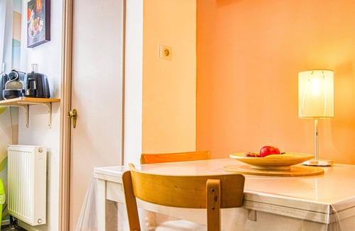 Est Apartment | Nice apartment for 2 guests with A/C, TV and balcony