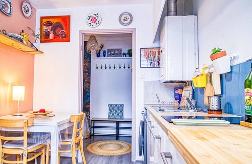 Est Apartment | Nice apartment for 2 guests with A/C, TV and balcony