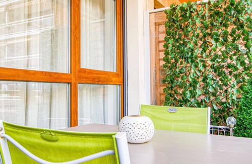 Est Apartment | Nice apartment for 2 guests with A/C, TV and balcony