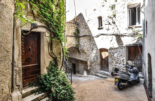 Claviers House | Nice home in Claviers with 2 Bedrooms and WiFi