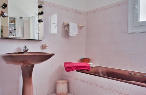 Bompas House | Nice spacious house with garden and swimming pool