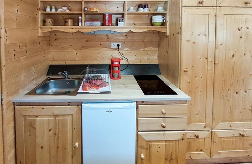 Pouilly-sous-Charlieu House | Nice (sta)caravan in Pouilly-Sous-Charlieu