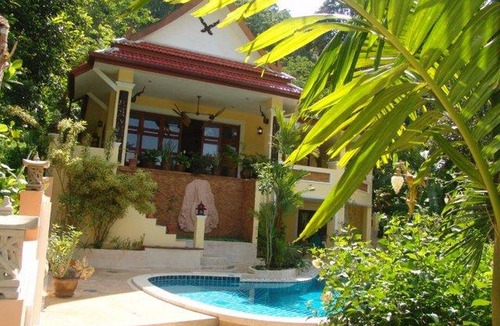Ban Sakhu Villa | Niche villa on a mountainside with infinity pool