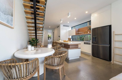 Mermaid Beach House | Nobby Beach Designer Villa | Ocean Views, Plunge Pool, Walk to Bars & Dining.