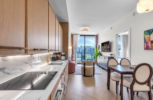 Wynwood Art District Apartment | NoMad Wynwood 1 Bedroom King Rooftop Pool & Bar