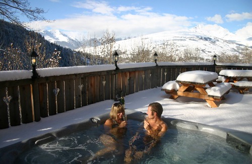 Peisey-Nancroix Cabin | Nordic Lodge TinyHaus sleeps 4-5 with outdoor Jacuzzi , Les Arcs Paradiski