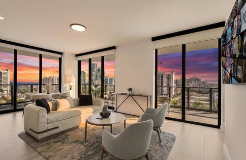 North Beach Condo | North Beach 2BR: Pool, 30min Miami Stadium