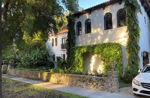 Northeast Coconut Grove House | North Grove Home - World Cup available