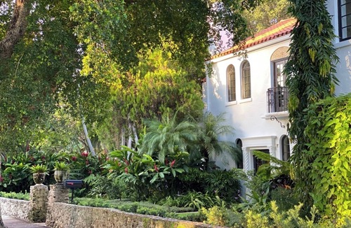 Northeast Coconut Grove House | North Grove Home - World Cup available