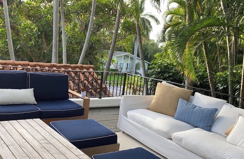 Northeast Coconut Grove House | North Grove Home - World Cup available