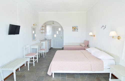 Agios Georgios Hotel | Nostos Studio