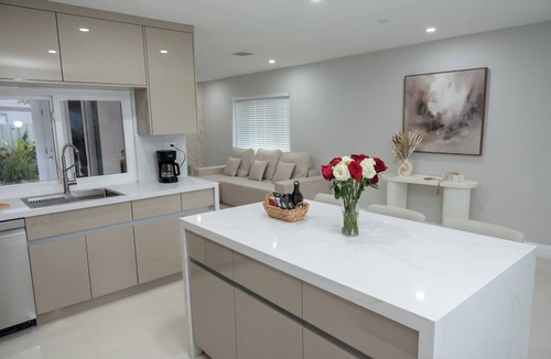 Sunset House | Oasis Town House. Top location property with Pool - BBQ - Games & More