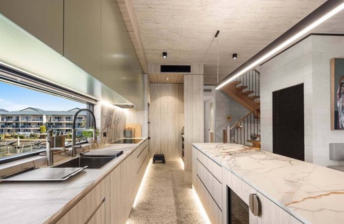 Runaway Bay House | Oatland Esplanade Upper Level | Oatland 26