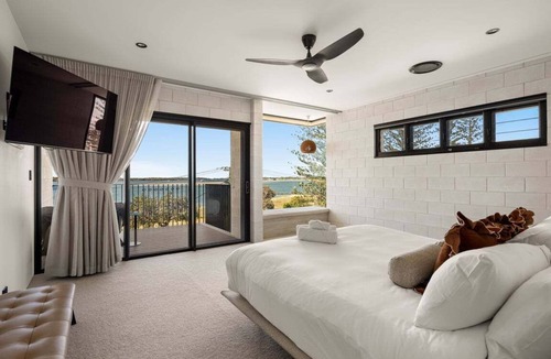 Runaway Bay House | Oatland Esplanade Upper Level | Oatland 26