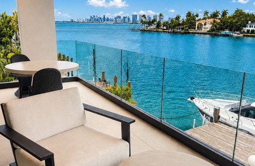 North Bay Village House | Ocean Bella Waterfront Estate – North Bay