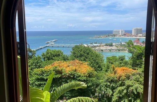 Ocho Rios House | Ocean-View 2BR Villa w/Pool, Fast Wi-Fi & Near Dunn’s River