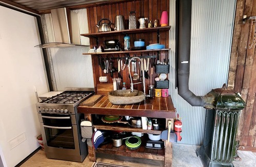 Austinville Cabin | Off-Grid Equipped Container with Outdoor Pool and Amazing Views in Queensland