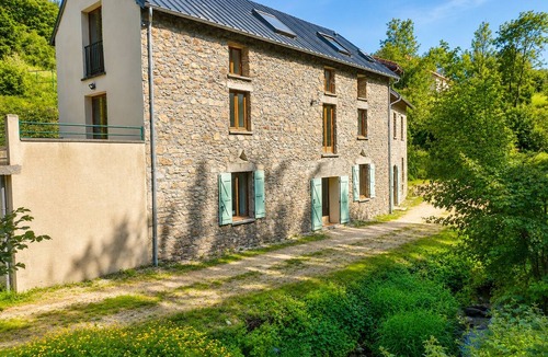 Servant House | Old Renovated Mill in the Heart of Auvergne - 26 Seats