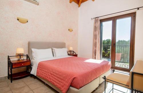 Neromilos Villa | Olive Tree Villas - 400m from the beach, by ZanteWize