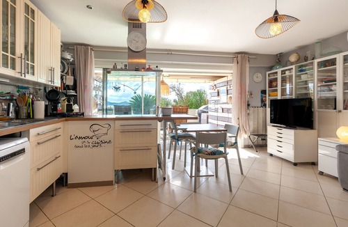 La Ciotat Apartment | On the beach apartment with sea view, Wi-Fi and air conditioning