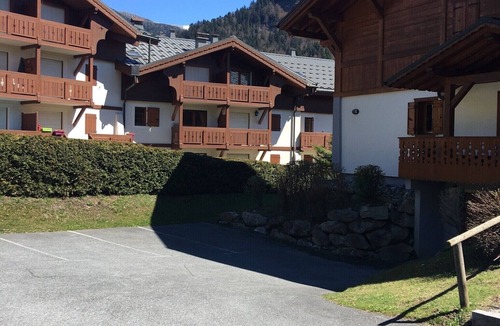 Praz-sur-Arly House | On the outskirts of Megève, 2 1/2 rooms 45M2, sleeps 4 with garden/terrace