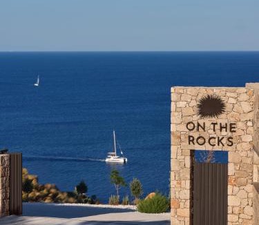Korithi Villa | On The Rocks 7 Bedroom Villa