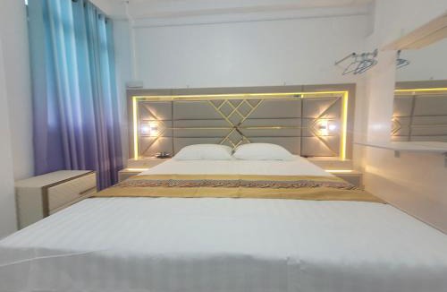 Male House | Ontrack Travel