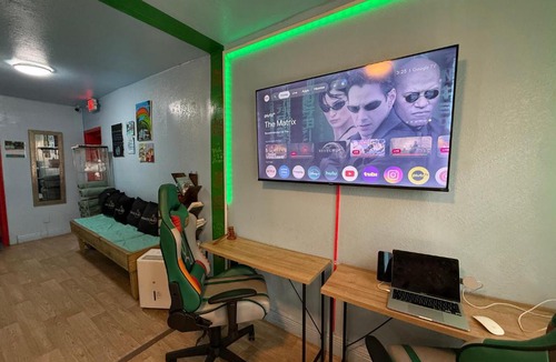 Midtown Hostel | OQP Hostel Miami
